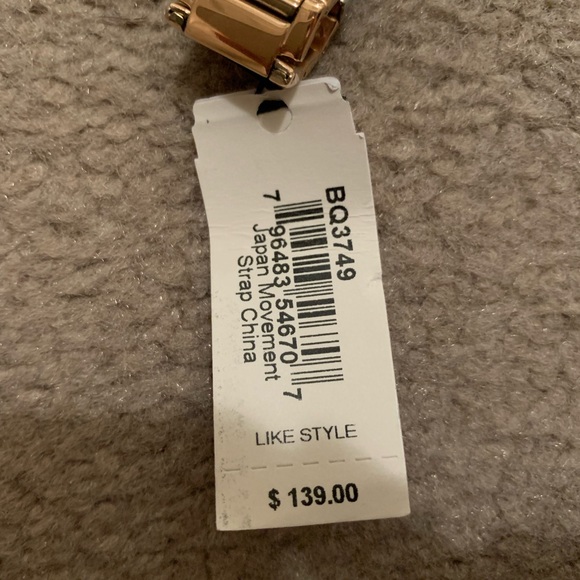 Women’s Fossil Watch - Picture 7 of 7